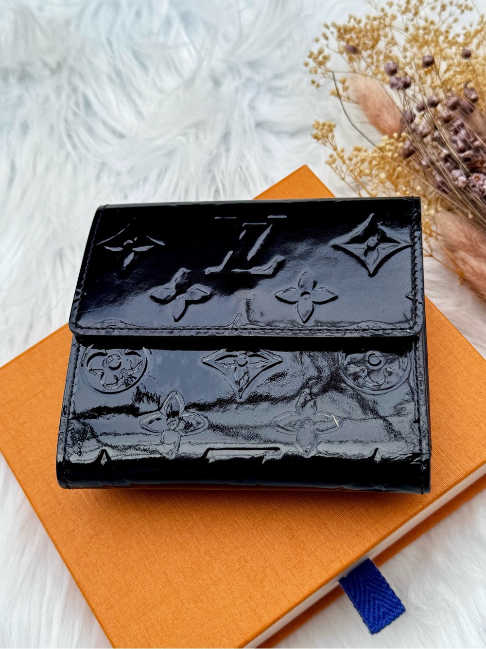 Louis Vuitton Authentic Black Vernis Compact Wallet + LV Storage Box - Picture 4 of 17